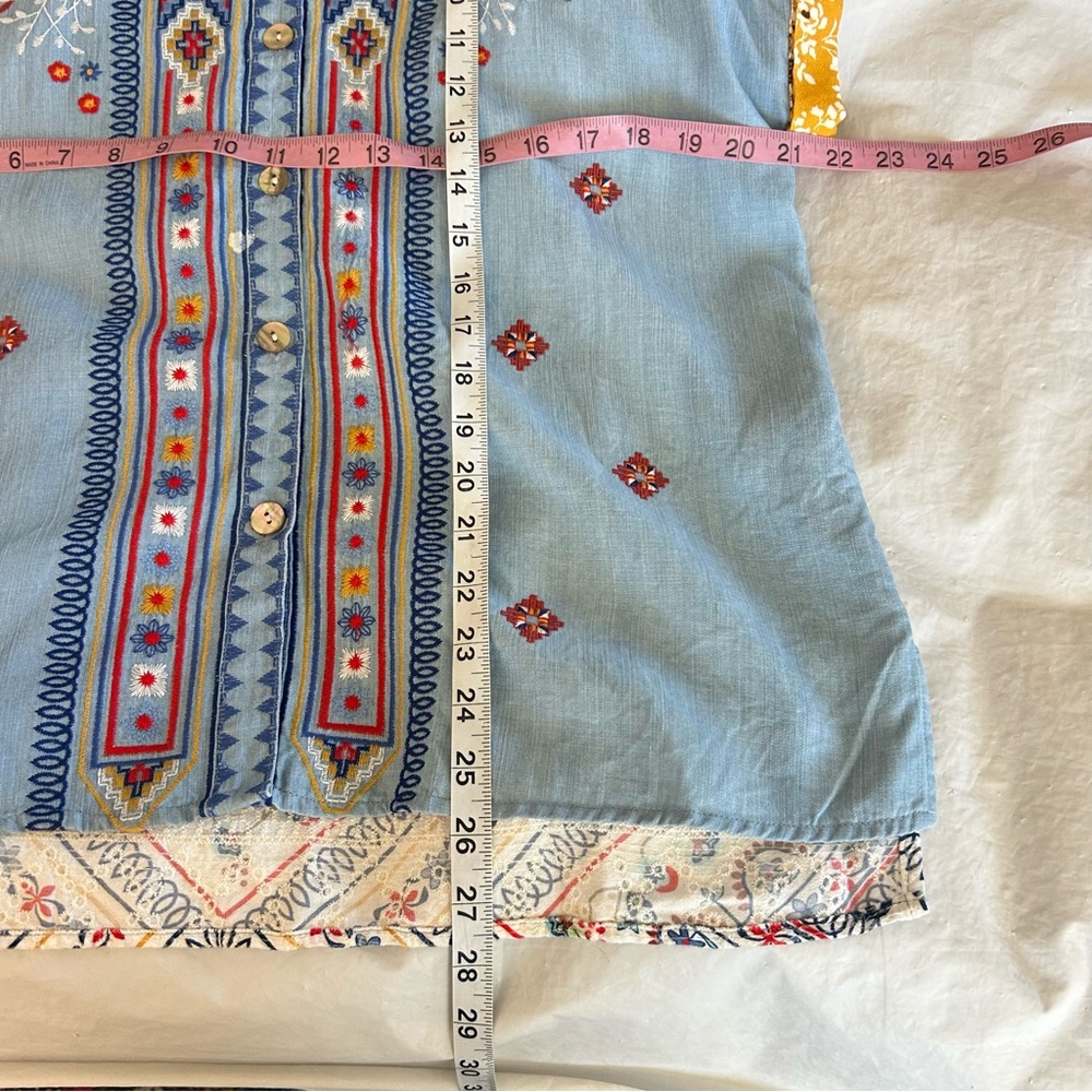 John Mark Boho Embroidered Button-Down Top Size M… - image 8
